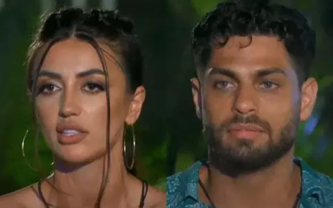 Bianca Mitroi de la Insula iubirii l-a atacat pe Robert Braia, după ce el a intrat în apă cu ispita Larisa: „E un bărbat ieftin! Relația a dispărut”