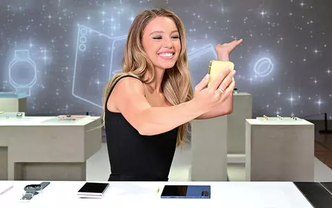 Noua serie Galaxy Z cu cel mai durabil design de până acum asigură experiențe unice, fără egal! Cât de ușoară le face tehnologia AI, de fapt, viața utilizatorilor