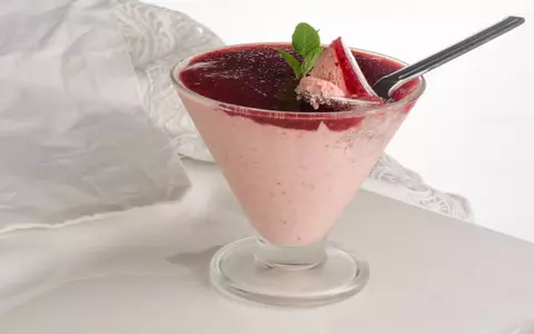 Rețetă de spumă de căpșuni. Desert la rece