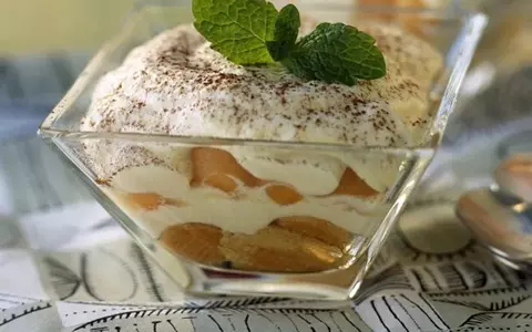 Rețetă de tiramisu cu pepene galben. Un desert ideal pentru zilele de vară