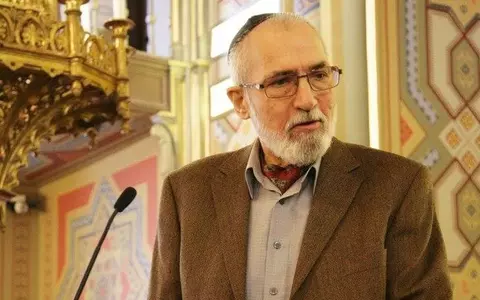 A murit Carol Mălinescu, realizatorul emisiunii radio "150 de cuvinte": "Vocea sa de bas-bariton modela cuvintele într-o măsură apreciabilă"