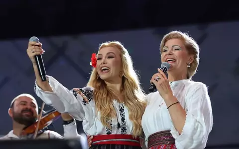 Matilda Pascal-Cojocărița va fi soacră mare și și-a prezentat viitoarea noră pe scenă, la Festivalul Mamaia Folclor 2024: ”O fată frumoasă, talentată, minunată...” Tânăra este solistă de muzică populară / EXCLUSIV