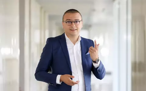 Cine este Iancu Guda de la Antena 1. Este căsătorit și și-a cunoscut soția la o conferință de business