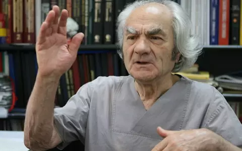 Reputatul neurochirurg Leon Dănăilă încă operează la vârstă de 91 de ani: „După ce am adus microscopul în România, rata mortalității a scăzut drastic, iar intervențiile au devenit mult mai precise și sigure...” / EXCLUSIV