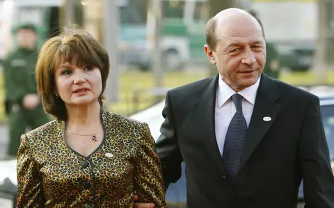 Maria Băsescu a împlinit 73 de ani. Fosta Primă Doamnă este favorita designerilor: "Nu se pot spune decât lucruri care țin de eleganță, feminitate, educație"