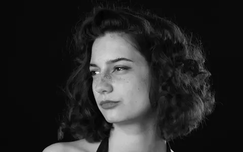 Szitai Eszter, co-regizor „Spre Punctul G”: „Încercăm să subliniem fenomenul vieții duale a oamenilor!”