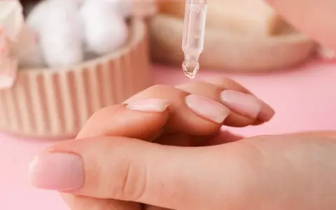 5 sfaturi pentru îngrijirea unghiilor fragile 
