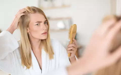 Cum să previi căderea părului în timpul menopauzei?