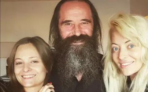 Cum arată acum tatăl Deliei. Ion Matache a renunțat la barbă și la părul lung și are cu totul alt look de când nu mai e călugăr