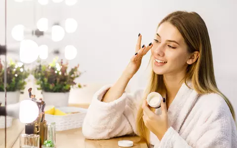 5 semne care îți arată ca tenul tău are nevoie de hidratare 