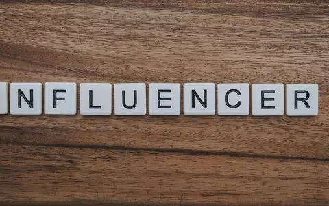 Un influencer de 26 de ani a murit, după ce a încercat să facă fotografii spectaculoase pentru Instagram. Tânărul a căzut în gol de la 50 de metri, de pe un pod