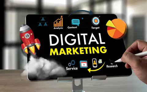 TOP PATRU specialiști care îți pot oferi insight-uri valoroase de marketing și publicitate pentru a-ți crește magazinul online, indiferent de nișa în care activezi