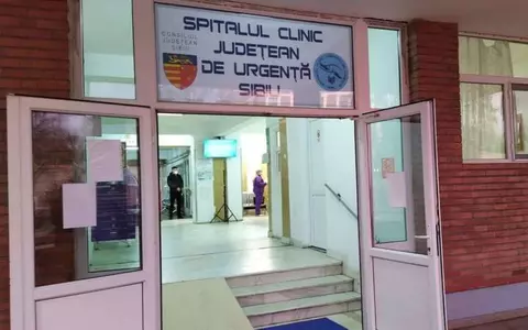 Un copil de doi ani din Blaj a murit după ce mai mulţi medici au refuzat să îl opereze. Părinții au depus mai multe plângeri penale: "Suntem convinși că a fost vorba de o culpă medicală"