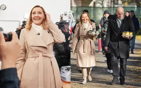 Cât costă paltonul purtat de Elena Lasconi în ziua alegerilor prezidențiale. L-a accesorizat cu un ghiozdan Tommy Hilfiger și brățări în culorile drapelului