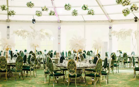 De ce în România cuplurile amână oficializarea căsătoriei și organizarea petrecerii?