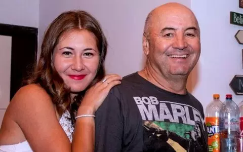 Cine este Adrian Fetecău, liderul grupului Vouă. A renunțat la cariera de inginer pentru jurnalism și are o fiică care face tenis de performanță