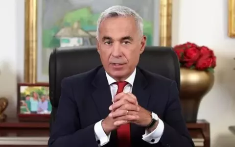 Călin Georgescu le-a numit „bolnave” pe femeile care nasc prin cezariană: „Este o tragedie, pentru că se rupe firul divin. Mama este manipulată...”