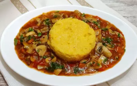Rețetă de tocăniță de ciuperci cu roșii. Un preparat perfect pentru post