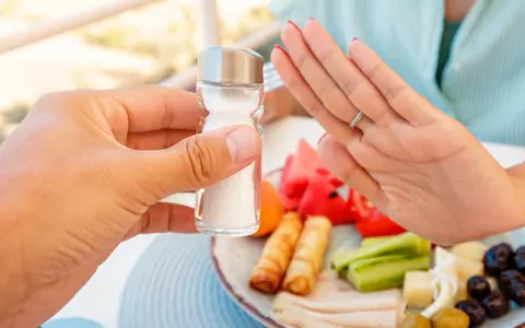 Câtă sare este recomandat să consumi pe zi