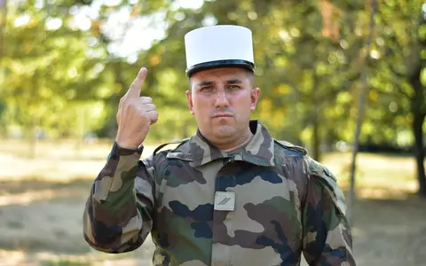 Cine este Cătălin Berenghi, bărbatul care a amenințat-o pe judecătoarea din dosarul lui Călin Georgescu. Este fost candidat la Președinția României și ar fi luptat în Legiunea Străină