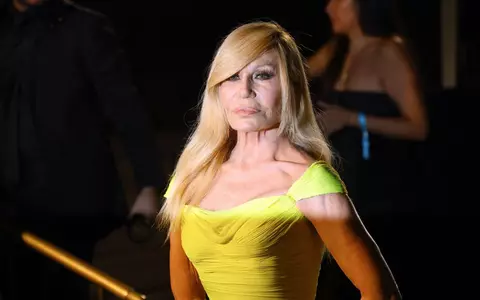 Donatella Versace, schimbare de look spectaculoasă, la 69 de ani. Cum arată după cele mai recente operații estetice