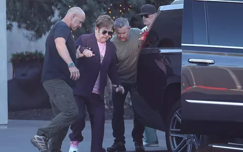 Elton John și-a pregătit deja înmormântarea: „Pe piatra mea funerară vreau să scrie...”. Artistul are 77 de ani și a orbit parțial