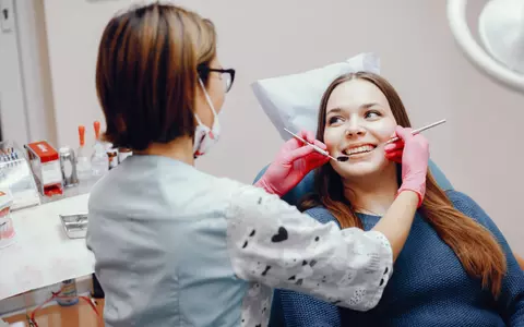 Implantul dentar și impactul asupra sănătății generale: 4 aspecte pe care să le cunoști