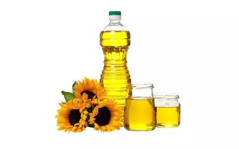 Uleiul rafinat de floarea soarelui devine cancerigen la temperaturi de peste 170°C. Care sunt uleiurile bune pentru gătit la grade înalte