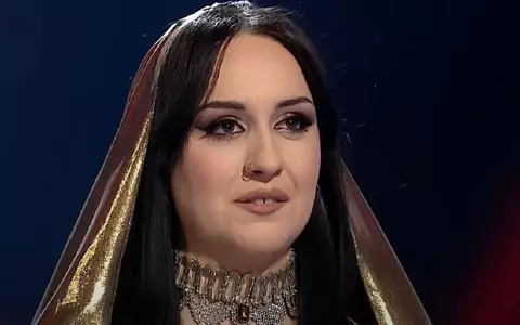 Cine este Raluca Moldoveanu, finalistă Vocea României 2024. E fană a stilului gotic și i-a făcut pe antrenori să se lupte pentru ea, la audiția pe nevăzute
