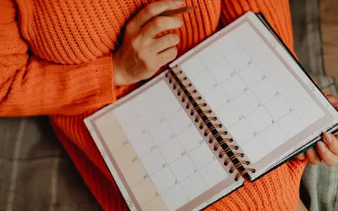 Horoscopul lunii ianuarie 2025. Zodiile care trebuie să stea departe de conflicte și provocări