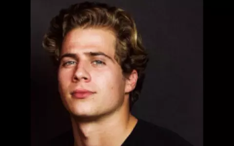 Actorul Keller Fornes a murit la 32 de ani: "A fost o persoană și un talent special ca actor, scriitor și regizor, precum și cântăreț și muzician"