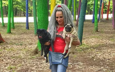 De ce a murit, de fapt, femeia din Târgu Jiu, găsită moartă în casă, alături de câinii care începuseră să mânânce din trupul ei. Adriana Neagoe avea 34 de ani