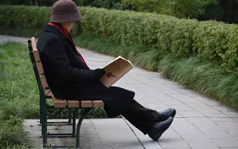 Femeile se pot pensiona chiar și cu 11 ani mai devreme. Ce condiții trebuie să îndeplinească