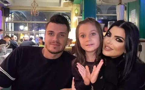 Andreea Tonciu a fost nevoită să cheme Ambulanța pentru fiica ei bolnavă: „A fost foarte urât, pentru că nu îi scădea febra cu absolut nimic. Mi-e frică!". Ce probleme de sănătate are