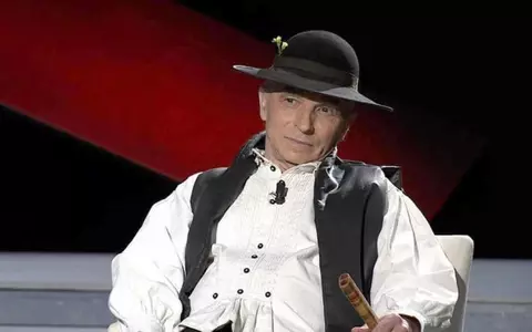 Grigore Leșe neagă că a fost luat cu ambulanța de la hotel pentru a fi dus la spital: "Am fost pentru medicamentație, nu s-a întâmplat absolut nimic pe scenă. Nu am amețit..."