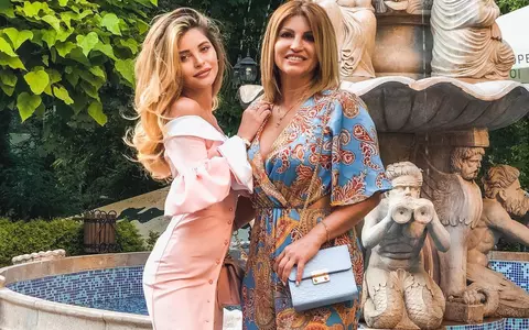 Valerie Lungu, contrazisă de mama ei, după ce influencerița a spus că lipsa tatălui i-a afectat adolescența: „Când am divorțat, am încercat să o protejez, să nu îi lipsească nimic. A avut o copilărie foarte frumoasă”
