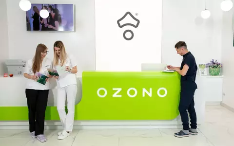 Știai că 2 din 3 români evită să zâmbească din cauza dinților lipsă? Află cum îți poți recăpăta zâmbetul la OZONO