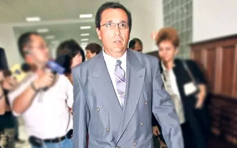 Îl mai ții minte pe medicul Răzvan Trancă? După ce și-a aruncat de la etaj amanta minoră, în 2007, soția a cerut divorțul și ordin de protecție
