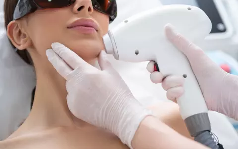 Ce impact au intervențiile dermato-cosmetice profesionale asupra sănătății pielii?