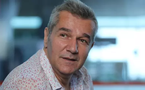 Cine este femeia cu care Dan Bittman a trăit o iubire intensă și i-a inspirat melodiile: „Mi-a luat mințile. Luam avionul...”. Ce s-a întâmplat când s-au revăzut, peste ani