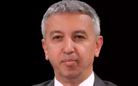 Dan Diaconescu a fost condamnat la 8 ani și 4 luni de închisoare cu executare pentru întreținerea de relații intime cu două minore. Primele declarații: "Ăsta e statul paralel care lucrează și lupta mea cu ei de abia acum începe"