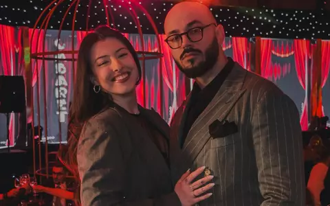 Victor Dorobanțu, actorul din Wednesday, și-a cerut iubita în căsătorie: „Cea mai frumoasă zi din viața mea, nu mă așteptam, nu am bănuit" / Cum arată inelul de logodnă