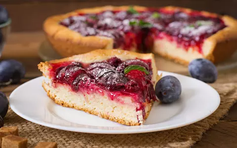 Rețetă de prăjitură cu cremă de iaurt și marmeladă