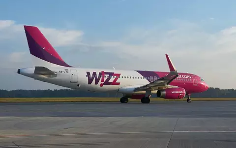 Doi români, unul beat și unul care fuma marijuana, evacuați de la bordul unui avion care zbura din Basel spre București. Acuzații de abuz la adresa echipajului Wizz Air