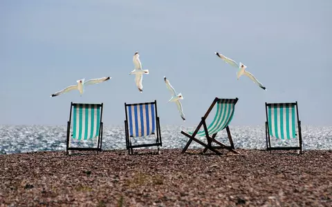 Vouchere de vacanță 2025. Cum și când vor primi bugetarii suma de 800 de lei