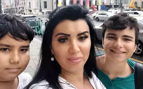 Adriana Bahmuțeanu, chemată în instanță chiar de copiii ei, Maximus și Eduard: "Minorii mă dau în judecată. Eu sunt și reclamant și pârât. Dar mie îmi place, că îi mai văd la tribunal"