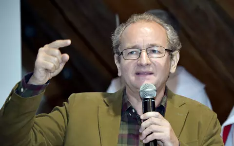 Cine este Dan Puric. Actor, regizor și scriitor, s-a născut într-o familie de medici, are trei copii, dintre care doi înfiați, și a fost acuzat de propagandă rusă  