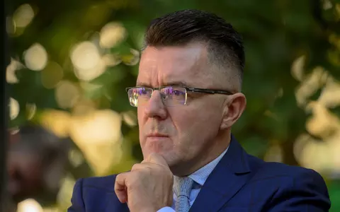 Dan Dungaciu l-ar putea înlocui pe Călin Georgescu la alegerile prezidențiale. Este sociolog și a fost trimis în judecată de DNA pentru abuz în serviciu