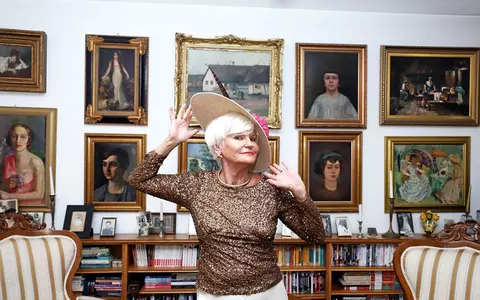 Pictorial EXCLUSIV acasă la Monica Tatoiu. Povestea colecției impresionante de tablouri a afaceristei: „Sufrageria e moștenită de la bunicii materni. Tata a fost medicul familiei surorii lui Corneliu Baba”