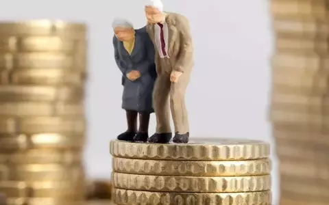Cine sunt românii care pot ieși la pensie cu 15 ani mai devreme. Ce prevede noua lege